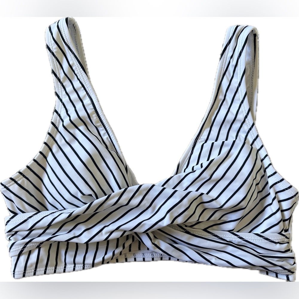 Twist Front Bikini Top - Picture 4 of 6